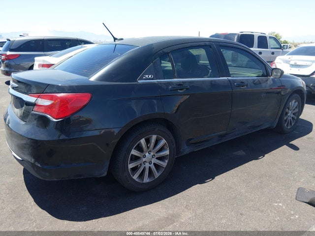 2014 Chrysler 200 TOURING — фото 4
