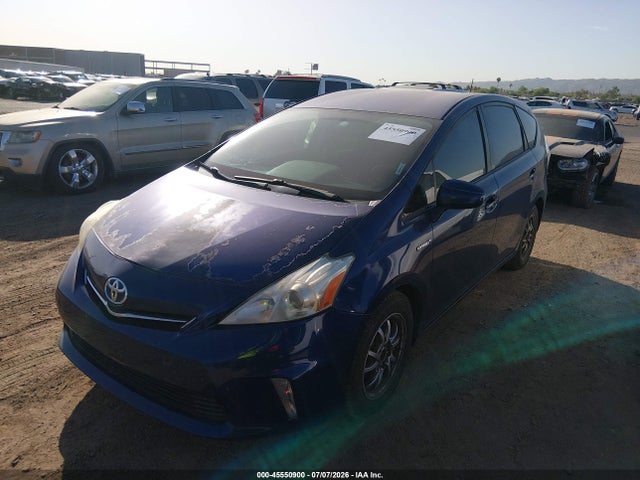 صورة 2 لـ 2013 Toyota PRIUS V THREE