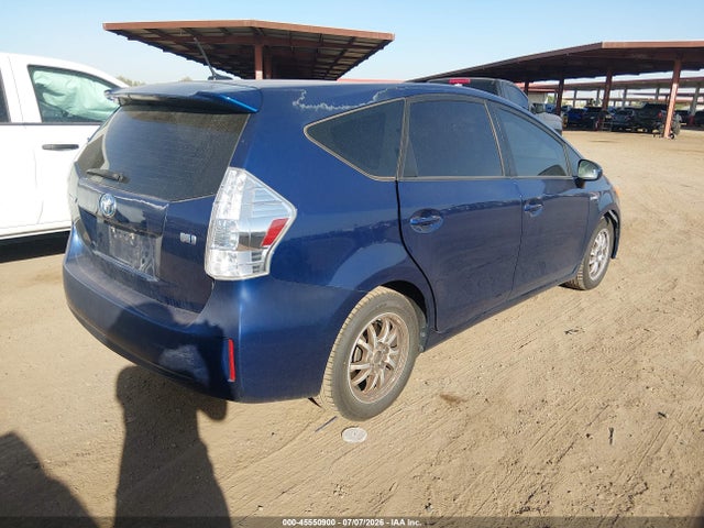 صورة 4 لـ 2013 Toyota PRIUS V THREE