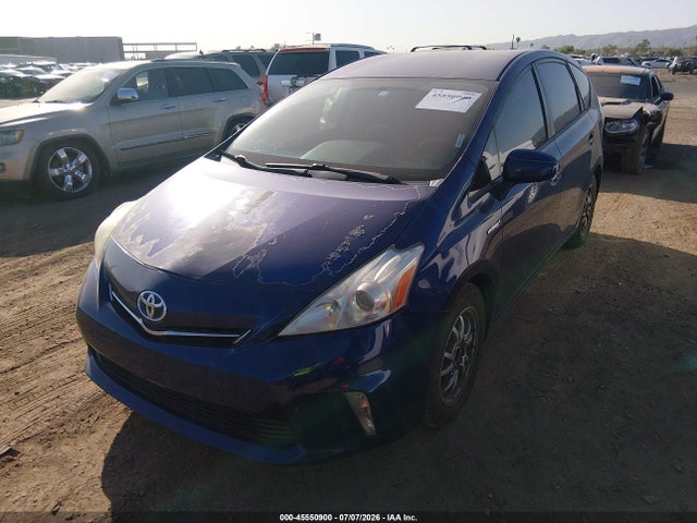صورة 6 لـ 2013 Toyota PRIUS V THREE
