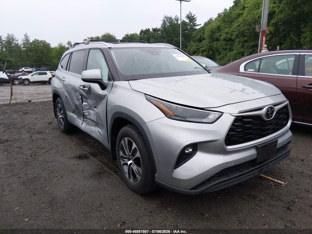 2022 TOYOTA HIGHLANDE XLE