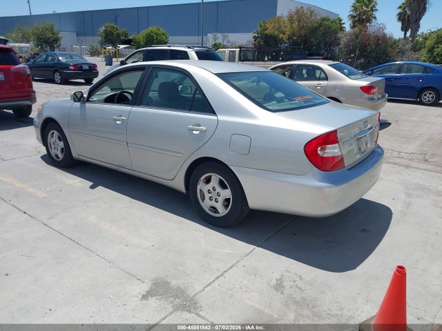 2002 Toyota CAMRY LE 照片 3
