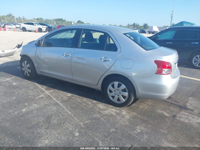 2012 Toyota YARIS 照片 3