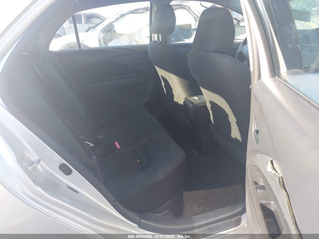2012 Toyota YARIS 照片 8