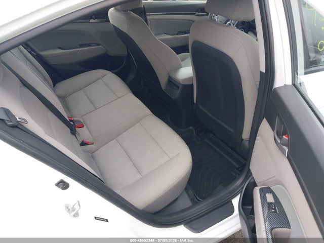 صورة 8 لـ 2017 Hyundai ELANTRA SE