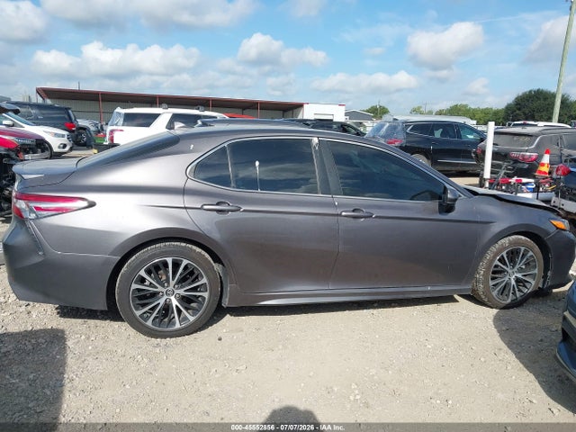2019 TOYOTA CAMRY SE 13