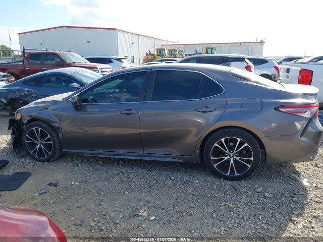 2019 TOYOTA CAMRY SE 14