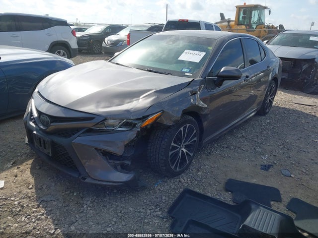 2019 TOYOTA CAMRY SE 2