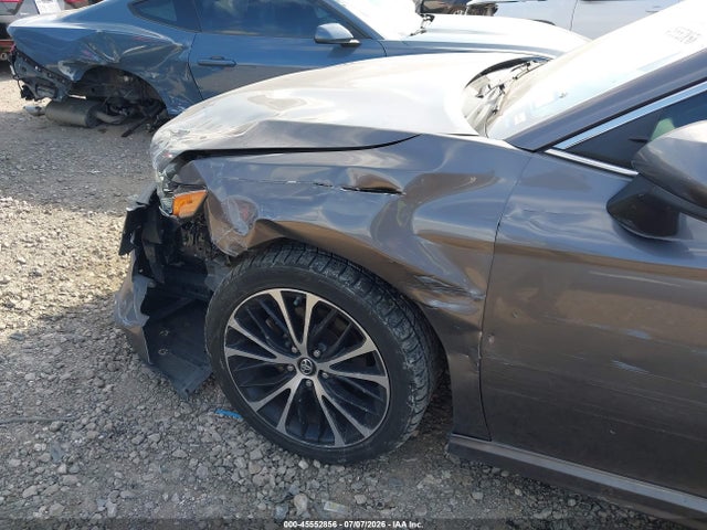 2019 TOYOTA CAMRY SE 6