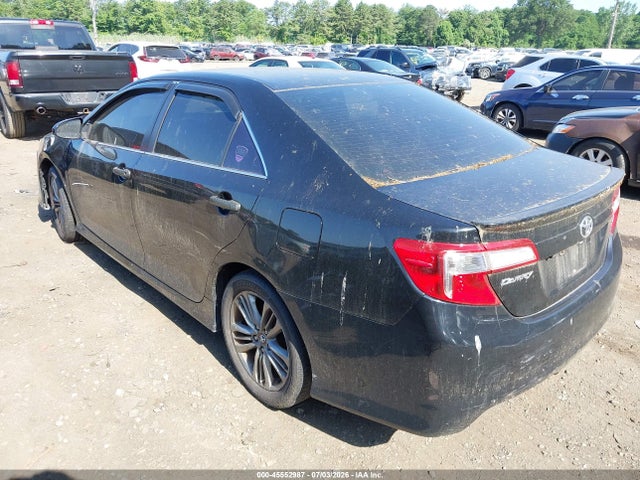 2012 Toyota CAMRY SE photo 3