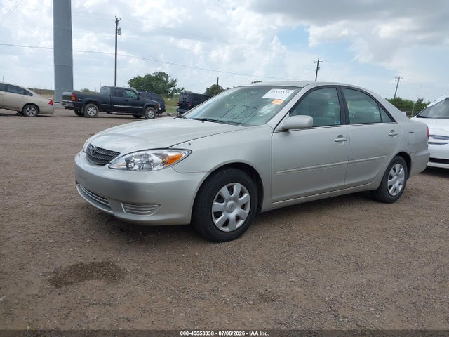 2004 Toyota CAMRY LE photo 2