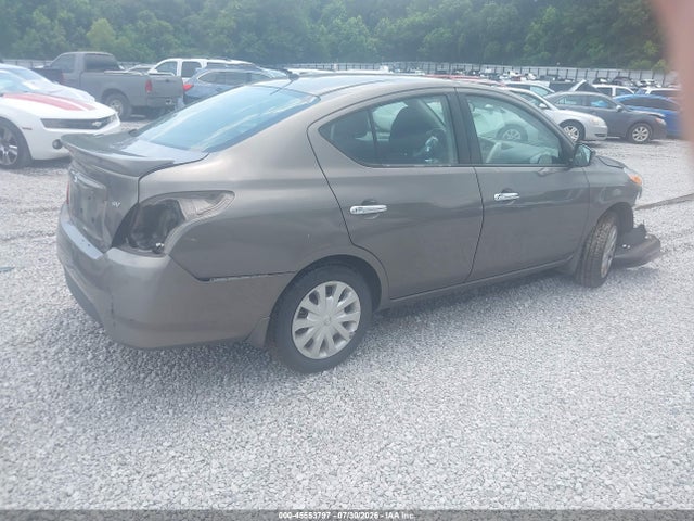 2017 Nissan VERSA 1.6 SV 照片 4