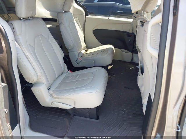 2017 CHRYSLER PACIFICA TOURING-L PLUS 8