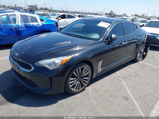 2019 KIA STINGER photo 2