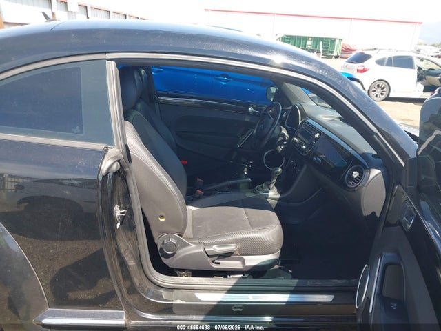 2012 Volkswagen BEETLE 2.5L photo 5