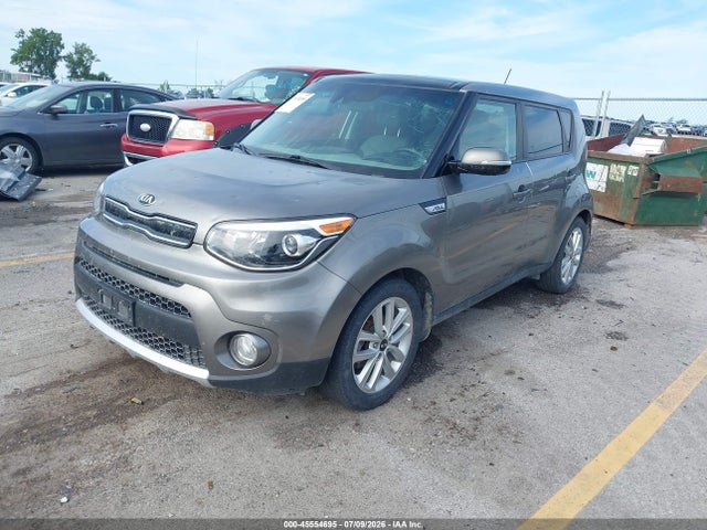2017 KIA SOUL + 照片 2
