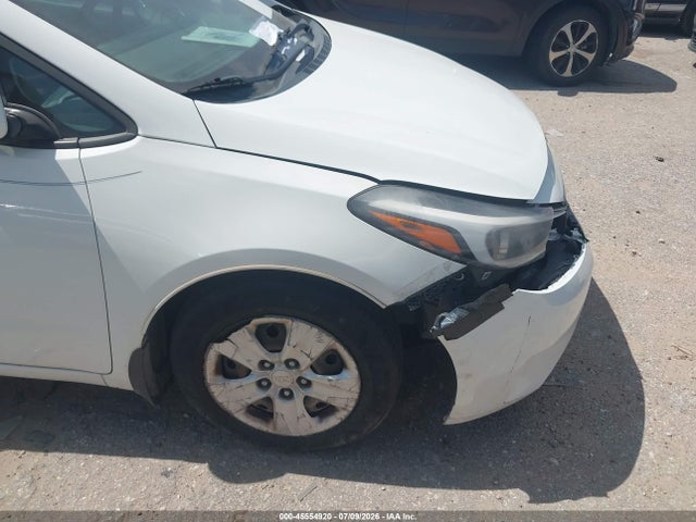 صورة 6 لـ 2017 KIA FORTE LX