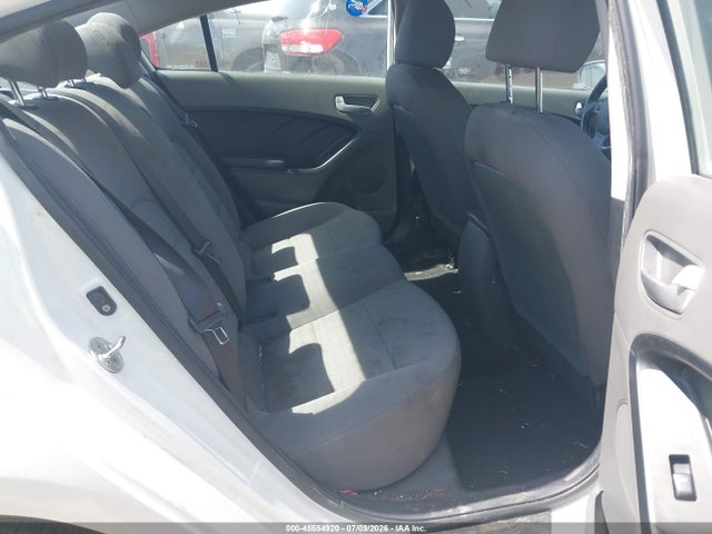 صورة 8 لـ 2017 KIA FORTE LX