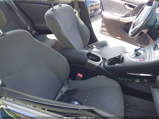 2013 Toyota PRIUS TWO photo 5