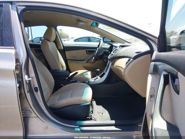 صورة 5 لـ 2013 Hyundai ELANTRA GLS