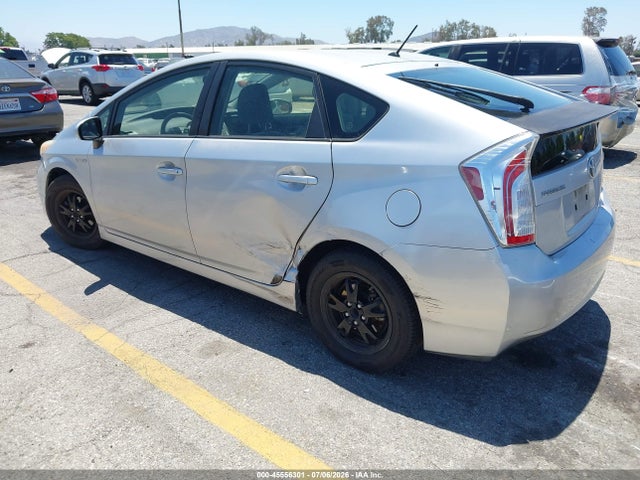 صورة 3 لـ 2014 Toyota PRIUS TWO