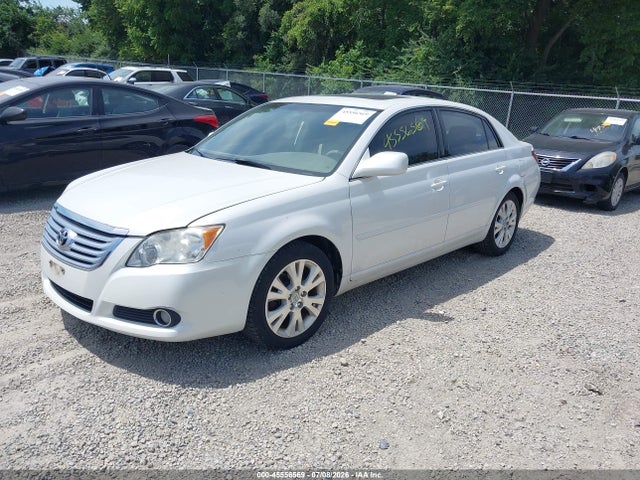 2010 Toyota AVALON XLS 照片 2
