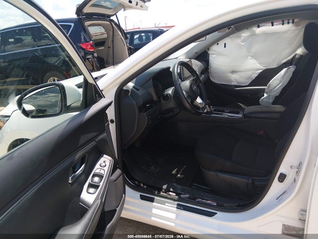 صورة 5 لـ 2024 Nissan SENTRA SV XTRONIC CVT