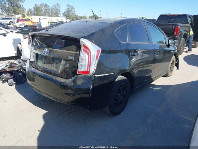 2014 Toyota PRIUS TWO photo 4
