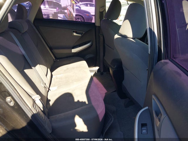 2014 Toyota PRIUS TWO photo 8