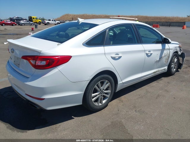 2015 Hyundai SONATA SE — фото 4