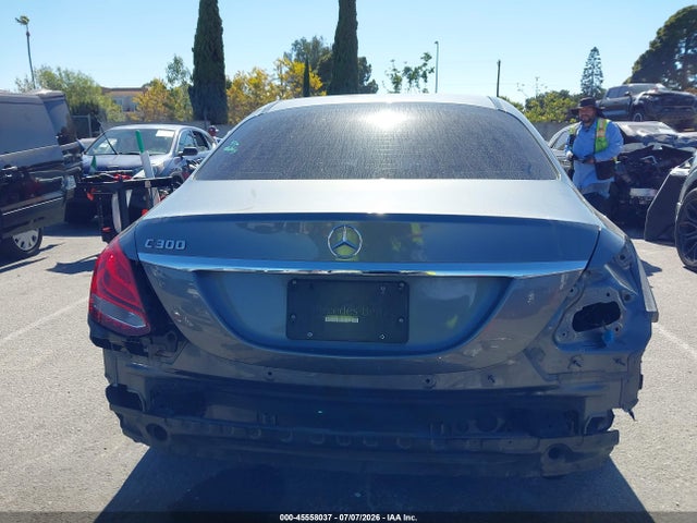 صورة مصغرة 17 لـ 2017 Mercedes-BENZ C 300