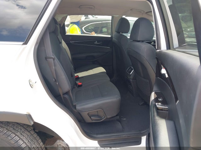 2019 KIA SORENTO 2.4L LX 8