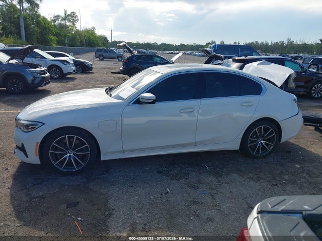 2021 BMW 330E 照片 14