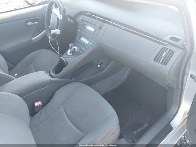 2010 Toyota PRIUS III photo 5