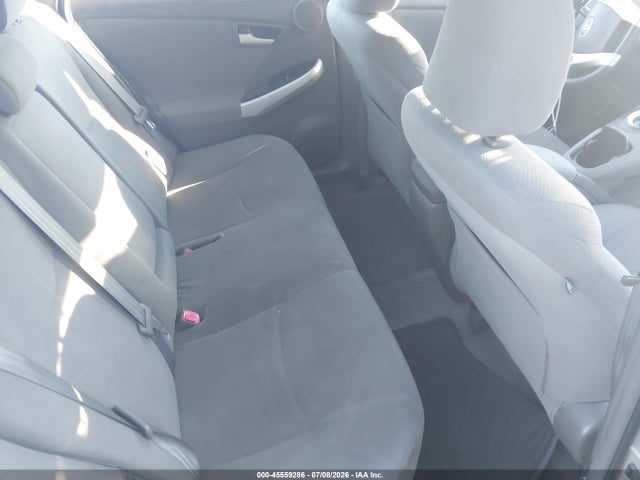 2010 Toyota PRIUS III photo 8
