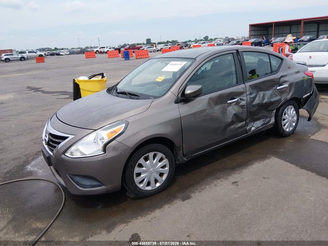 2015 Nissan VERSA 1.6 SV — фото 2