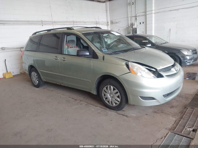 2008 TOYOTA SIENNA LE