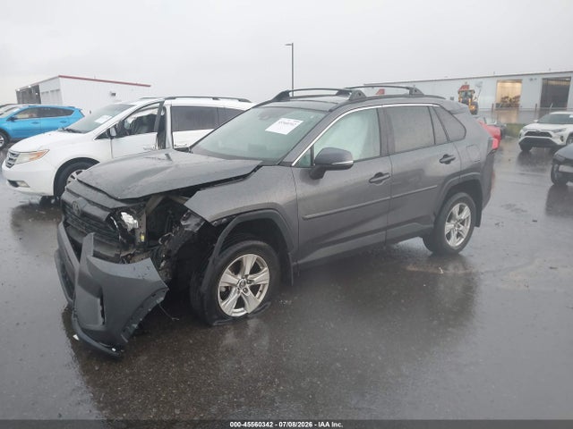2021 TOYOTA RAV4 XLE 2