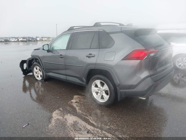 2021 TOYOTA RAV4 XLE 3