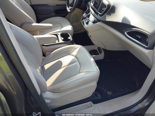 2021 CHRYSLER VOYAGER LXI 5