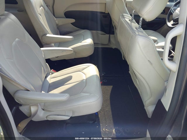 2021 CHRYSLER VOYAGER LXI 8