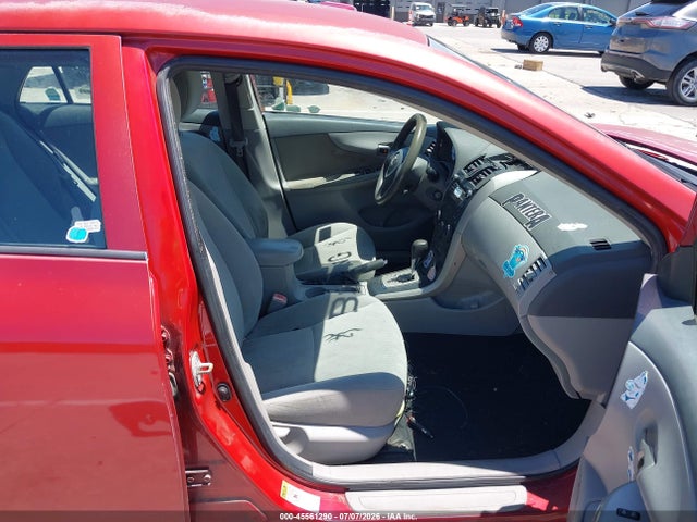 2010 Toyota COROLLA LE photo 5