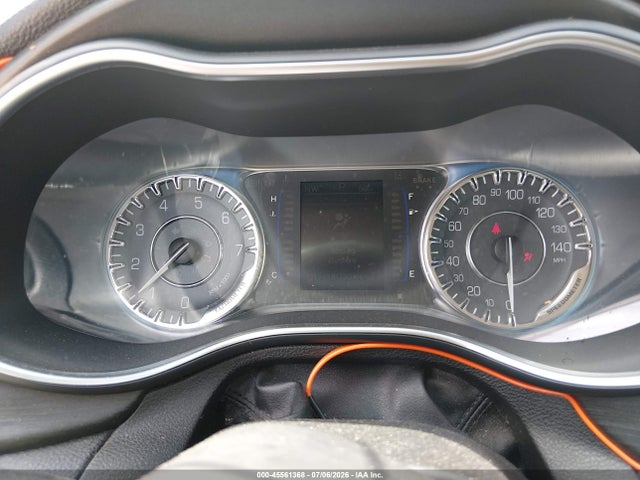صورة 7 لـ 2015 Chrysler 200 LIMITED