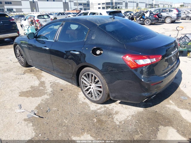 2018 Maserati GHIBLI GRANLUSSO photo 3