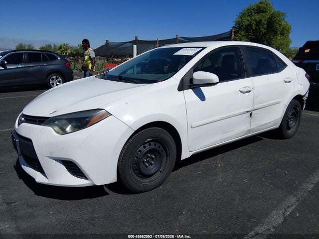 2016 Toyota COROLLA LE photo 2