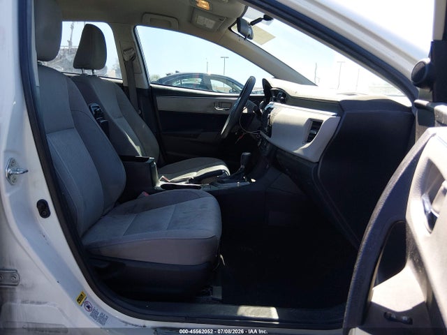 2016 Toyota COROLLA LE photo 5