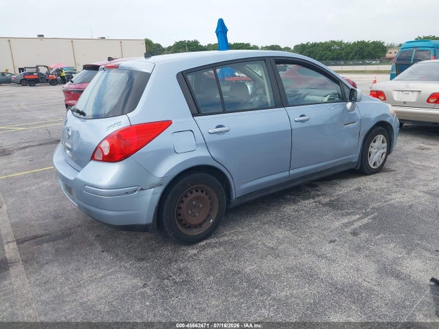 2011 Nissan VERSA 1.8S — фото 4