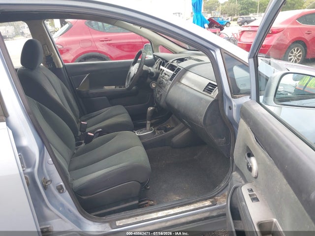 2011 Nissan VERSA 1.8S — фото 5