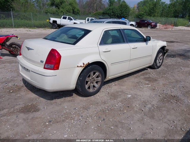 2007 Chrysler 300 TOURING — фото 4
