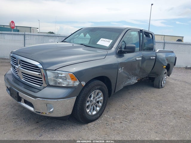 2013 RAM 1500 SLT photo 2